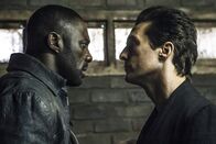 Der dunkle Turm – L-R: Roland Deschain (Idris Elba), Walter O'Dim (Matthew McConaughey).