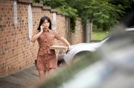 Nach dem Prozess – Clara (Michelle Lim Davidson) wird von ihrem Ex-Mann über den Besuch von Heidi informiert.