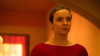 Killing Eve – Unerwartete Umstände bringen Villanelle (Jodie Comer) in Bedrängnis. Nun entschließt sich die Profikillerin, das Blatt zu wenden.