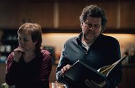 Tatort – Franziska Tobler (Eva Löbau) und Friedemann Berg (Hans-Jochen Wagner) vermuten, dass das Motiv in ihrem aktuellen Fall mit früheren Fällen der Kanzlei Benzinger zu zusammenhängen muss.