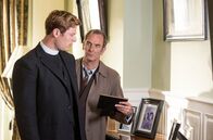 Grantchester – v.l. Sidney Chambers (James Norton), Geordie Keating (Robson Green)