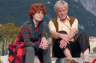 Endlich Gardasee! – Lotti (Cornelia Froboess) und ihr Mann Heinz (Willem Menne) am Gardasee.