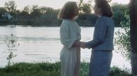 The Carpenter – v.li.: Alice Jarett (Lynne Adams), Rachel (Barbara Jones)