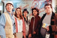 O Palmenbaum – Von links: Jonas (Gregor Bloeb), Kati (Martina Gedeck), Gregor (Thomas Beyrhofer), Luiserl (Mona Seefried) und Joe (Erwin Steinhauer).