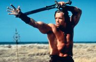 Conan der Barbar – Als Conan (Arnold Schwarzenegger) zu einem muskulösen Krieger herangewachsen ist, macht er sich auf die Suche nach dem Mörder seiner Eltern.