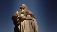Die glorreichen 10 – Auch Abraham und Isaak liefern eine starke Vorstellung. Vater Abraham wird von Gott auf die Probe gestellt und ist kurz davor, seinen Sohn Isaak für Gott zu töten. Er hat ihn schon zur Opferstelle gebracht, als ihm ein Engel erscheint und ihn davon abhält. Isaak darf am Leben bleiben und Abraham wird für seine Gottesfurcht belohnt. Trotzdem: Einen Vater der seinen Sohn umbringt? Krass, fieser geht's kaum.