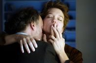 Täuschung – Die 33-jährige Geliebte (Léa Seydoux) des Schriftstellers Philip (Denis Podalydès) findet Geborgenheit und Erfüllung in der Affäre, nicht zuletzt körperlich. Sie liest auch jedes Buch ihres Liebhabers.