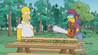 Die Simpsons – "Die Simpsons", "Stammesfehde." Als Lisa an ihrer Schule eine Szene aus ihrem Familienalltag nachstellt, wird Marge bewusst, wie eintönig ihr Leben doch ist. Da legt ein glücklicher Zufall ein großes Talent der Hausfrau und Mutter frei: Durch einen umgestürzten Baum, den Marge aus dem Weg schafft, kommt ihre Begabung als Holzfällerin zum Vorschein. Bei sportlichen Wettbewerben in dieser Disziplin ist Marge bald unschlagbar. Doch leider scheint sie der Ruhm mehr und mehr von ihrer Familie zu entfremden.