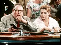 Der letzte Fußgänger – NDR Fernsehen DER LETZTE FUSSGÄNGER Uhr. Alles oder nichts: Gottlieb (Heinz Erhardt) und seine "Tochter" Kiki (Christine Kaufmann).