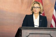 Madam Secretary – Elizabeth McCord (Téa Leoni)