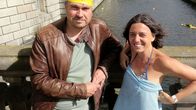 Xenius – Moderatoren Caroline du Bled und Gunnar Mergner sehen sich neue Filter und Schutzmaßnahmen an.