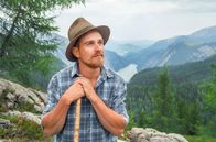 Der Bergbrenner – Max Irlinger hat einen ganz besonderen Traum. Er möchte der neue Bergbrenner im Nationalpark Berchtesgaden in den bayerischen Alpen werden.