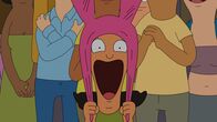 Bob's Burgers – Louise (Bild) begleitet Tina zu einem Konzert der Band "Boyz 4 Now" und verliebt sich dabei in Boo Boo, den wichtigsten Sänger der Gruppe ...