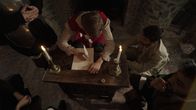 Mythos Belagerung – Verhängnisvolle Entscheidung: Nach heftigen Angriffen der Türken schreiben die Ordensritter in Sankt Elmo verzweifelt dem Großmeister Jean de la Valette, das Fort aufzugeben.