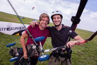 Checker Tobi – Checker Tobi (links) mit Kite-Landboarder Yannick.