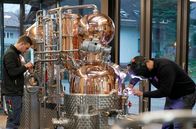 Handwerkskunst! – Bau einer Destille: Das verschweißen von Kupfer mit Edelstahl ist eine große Kunst.
