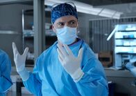 Atlanta Medical – Wird Dr. Randolph Bell (Bruce Greenwood) sein Geheimnis auch während einer Operation bewahren können?