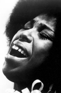 Roberta Flack: Legende des Soul – Ob „The First Time Ever I Saw Your Face“ oder „Killing Me Softly“ – Roberta Flack singt von Schönheit und Schmerz, Liebe und Kummer, Hoffnung und Widerstand.