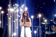 Stars im Stadion - Das große Weihnachtskonzert – Weihnachts-Feeling im Fußballstadion: Bekannte Stars wie Vanessa Mai singen die schönsten Weihnachtslieder und tausende Gäste unterm Stadiondach singen mit. Unterstützt werden sie von den Stuttgarter Hymnus-Chorknaben.
