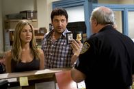 Der Kautions-Cop – Nicole Hurley (Jennifer Aniston) und Milo Boyd (Gerard Butler) Die Verwendung des sendungsbezogenen Materials ist nur mit dem Hinweis und Verlinkung auf TVNOW gestattet.; Nicole Hurley (Jennifer Aniston) und Milo Boyd (Gerard Butler) Die Verwendung des sendungsbezogenen Materials ist nur mit dem Hinweis und Verlinkung auf TVNOW gestattet.