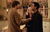Solange du da bist – David (Mark Ruffalo, r.) kann den Geist der im Koma liegenden Elizabeth (Reese Witherspoon, M.) sehen. Da er nicht mehr weiter weiß, bittet er den übersinnlich veranlagten Bücherverkäufer Darryl (Jon Heder, l.) um Hilfe ...