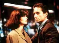 Basic Instinct – Basic Instinct Ein Geständnis wird fällig: Jeanne Tripplehorn als Dr. Beth Garner, Michael Douglas als Nick Curran