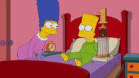 Die Simpsons – Bekommt Panik, dass ihr Sohn Bart (r.) scheitern wird und wendet sich hilfesuchend an Beziehungsexperten: Marge (l.) ...