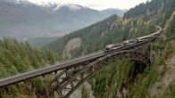 Traumzüge – Der Weg des Rocky Mountaineer führt über Canyons hinweg entlang an Flüssen und Gebirgshängen.