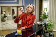 Sturm der Liebe – Beatrice (Isabella Hübner) vergiftet den frisch gepressten Orangensaft für Friedrich.