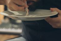 Drug Wars – Die Übergänge vom gelegentlichen Freizeitgenuss hin zum täglichen Konsum von Kokain sind oftmals fließend. Für viele feierfreudige Briten gehören Kokain und ein Glas Wein inzwischen zum Wochenendritual.