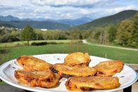 Zu Tisch ... – Patates d'Olot - gefüllte Kartoffelscheiben