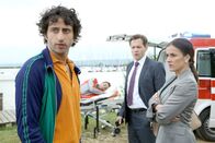 Die Detektive – (v.li.) Serkan Kaya (Ronnie Galafinides), Johannes Zirner (Felix Kukla), Mercedes Echerer (Lore Drexler).