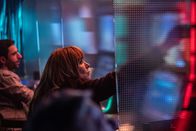 Der Überfall – Paula Schönberg (Katja Riemann) hat Ihre Spielsucht nicht unter Kontrolle.