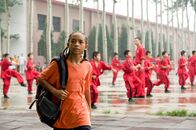 Karate Kid – Der zwölfjährige Dre (Jaden Smith) muss zusammen mit seiner Mutter nach China ziehen, wo er keine Freunde findet. Als er sich in seine Klassenkameradin Mei Ying verknallt, zieht er sich den Zorn und die Schläge des Klassenschlägers Cheng zu ...