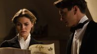 Grand Hotel – l-r : Alicia Alarcón(Amaia Salamanca,l), Julio Olmedo(Yon González,r)