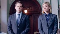 For the People – Seth Oliver (Ben Rappaport, l.); Kate Littlejohn (Susannah Flood, r.)
