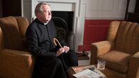 Father Brown – Father Brown (Mark Williams) rätselt was wirklich hinter dem Tod des jungen Alexander steckt.
