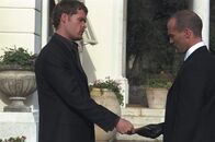 The Transporter – Gangsterboss "Wall Street" (Matt Schulze, l.) hat einen Auftrag für Frank (Jason Statham, r.), der diesen in große Schwierigkeiten bringen wird ...