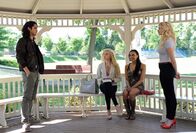 Cool Girls – (v.l.n.r.) Dave (Avan Jogia); Mackenzie (Peyton List); Paloma (Jeanette Dilone); Whitney (Claudia Lee)