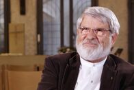 Die sieben geheimen Atompläne der DDR – Harald Brettschneider war Jugendpfarrer in Sachsen und entwickelte das auch außerhalb der DDR bekannte Symbol der Friedensbewegung "Schwerter zu Pflugscharen".