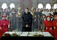 Luther – Luther (Joseph Fiennes) muss sich vor dem Reichstag in Worms verantworten.