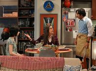 The Big Bang Theory – Ein ganz besonderes Kennenlernen: Lucy (Kate Micucci, l.), Raj (Kunal Nayyar, r.) und Amy (Mayim Bialik, M.) ...
