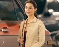 Grey's Anatomy – Adelaide Kane (Dr. Jules Millin).