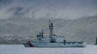 Im Angesicht des Sturms – Das Schiff der US-Küstenwache, die Alex Haley, in den Gewässern der Unalaska Bay, Alaska. Das Schiff hat seinen Heimathafen in Kodiak und ist nach dem ehemaligen USCG-Chefjournalisten Alex P. Haley benannt. (National Geographic)