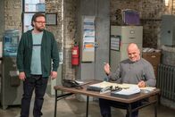 Kevin Can Wait – (v.li.) Jay Klaitz (Tyler), Bas Rutten (Rootger).