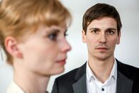 Janus – Anna Tenta (Sophie), Christopher Schärf (Junior).