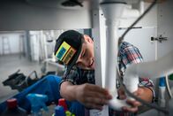 Schloss Einstein – Orkan (Flavius Budean) versucht sich als Klempner.