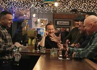 Chicago Fire – Feierabend :David Eigenberg als Christopher Herman, Christian Stolte als Mouch, Joe Minoso als Joe Cruz, Taylor Kinney als Kelly Severide, Randy Flagler als Capp (Copyright SRF/NBC Universal)