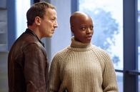 Tatort – Falke (Wotan Wilke Möhring) und Anaïs Schmitz (Florence Kasumba) bekommen eine Idee von den Ausmaßen des Falles.