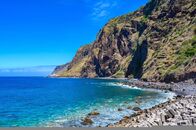 Wunderschön! – "Jardim do Mar - Dorf mit Promenade an der wunderschönen Küste der Insel Madeira, Calheta, Portugal.